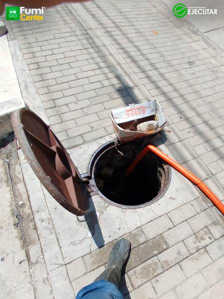 Lavado y desinfección de tanques de agua potable — SENA – Regional Magdalena · FumiCenter (foto 01)