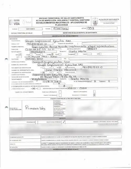 Concepto sanitario favorable – aplicación de plaguicidas de GRUPO EMPRESARIAL EJECUTAR S.A.S. (FumiCenter) — primera página, datos personales cubiertos